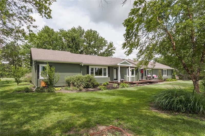 23034 231st Ter, Spring Hill, KS 66083