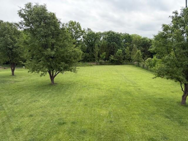 5133 Woodland Dr, Shawnee, KS 66218