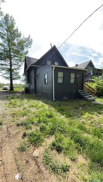 4440 Olive St, Kansas City, MO 64130