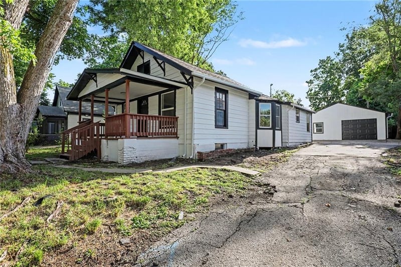 823 Huttig Ave, Independence, MO 64053