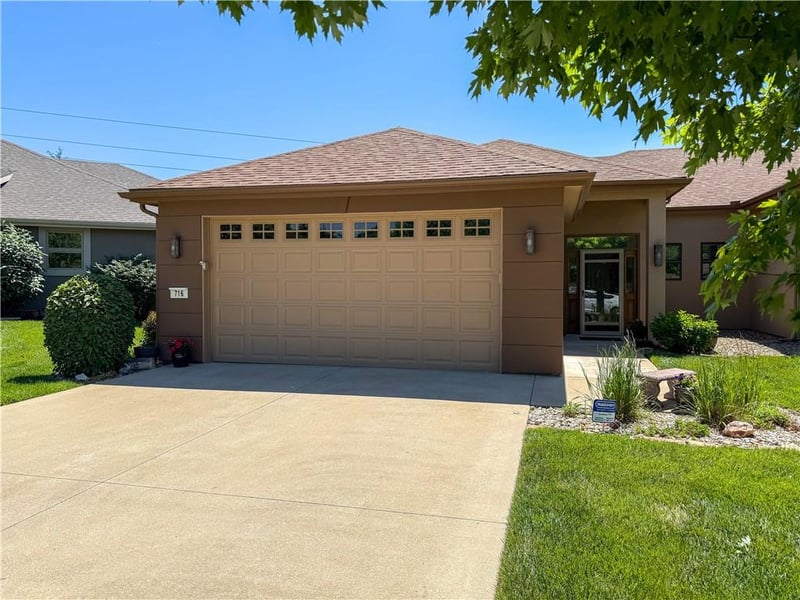716 Coving Ct, Lawrence, KS 66049