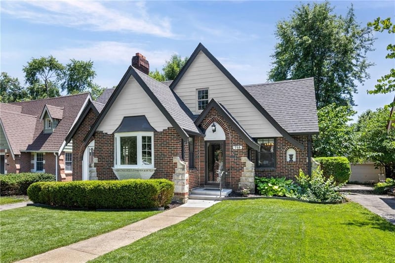 715 E Gregory Blvd, Kansas City, MO 64131