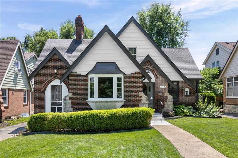 715 E Gregory Blvd, Kansas City, MO 64131