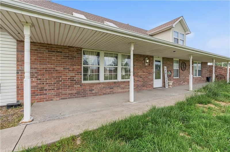 11449 Starr School Rd, Odessa, MO 64076