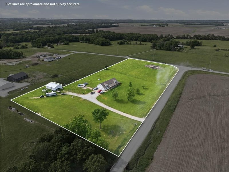 11449 Starr School Rd, Odessa, MO 64076