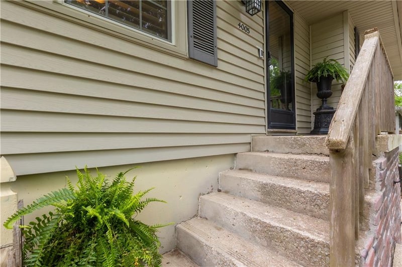 4005 Coventry Dr, Independence, MO 64055
