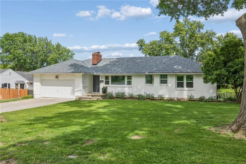 9301 Madison Ave, Kansas City, MO 64114