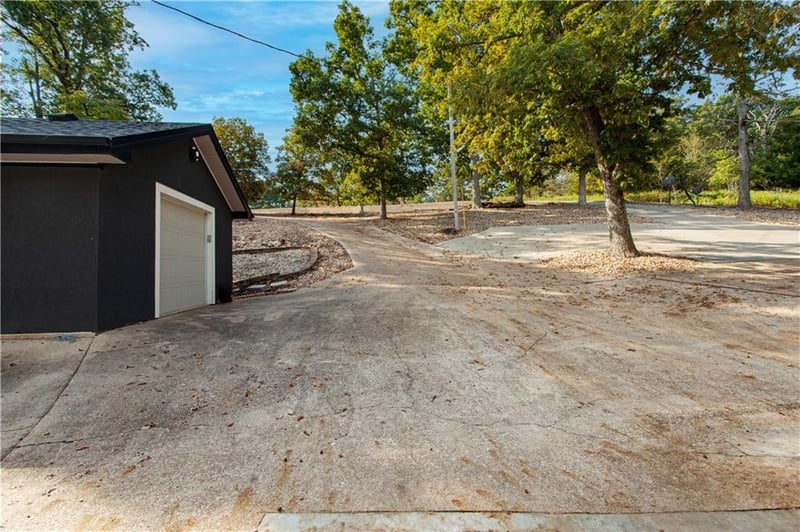 472 Osage Oaks Dr, Climax Springs, MO 65324