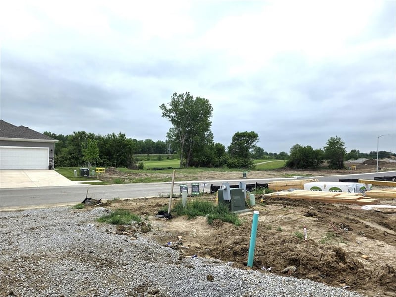 14552 Amanda Ln, Basehor, KS 66007