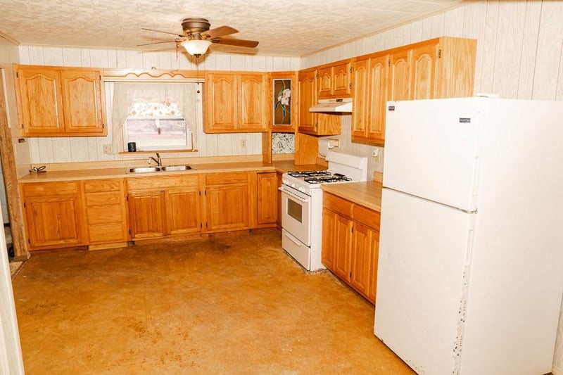 1400 12th St, Parsons, KS 67357