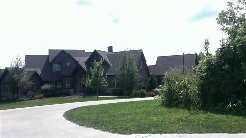 7975 Breckenridge Dr, Kansas City, MO 64152