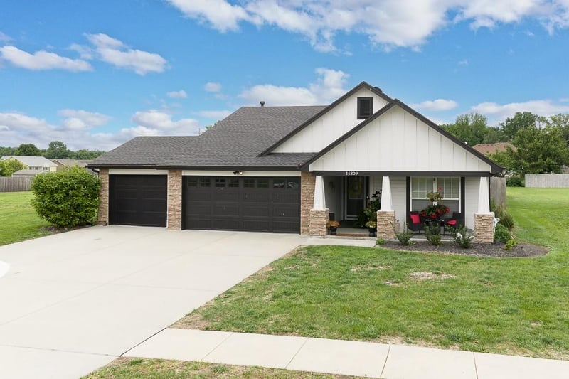 16809 Sheehan Rd, Basehor, KS 66007