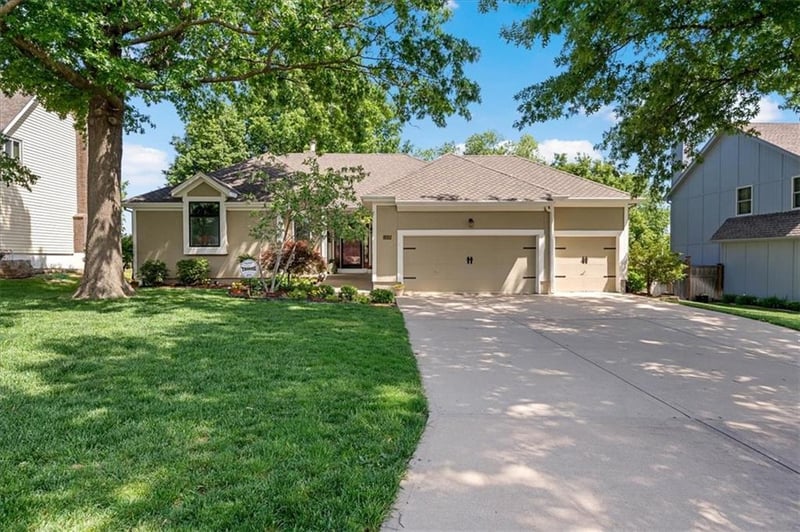 5408 153rd St, Leawood, KS 66224