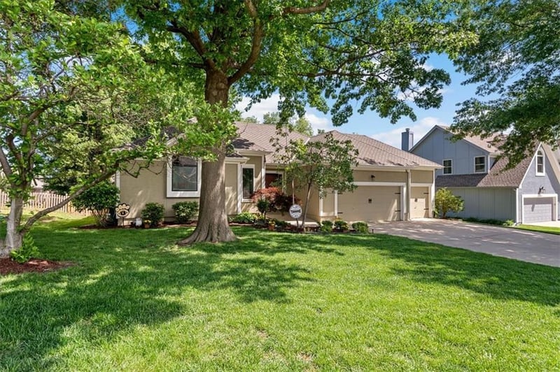 5408 153rd St, Leawood, KS 66224