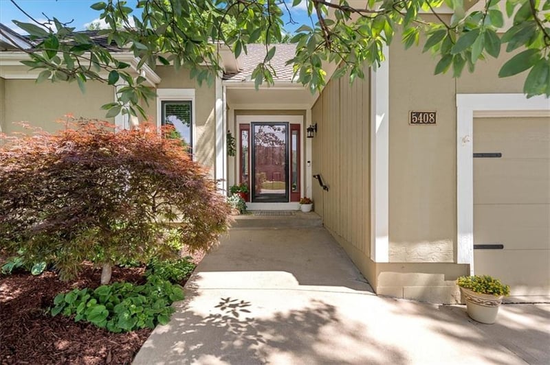 5408 153rd St, Leawood, KS 66224