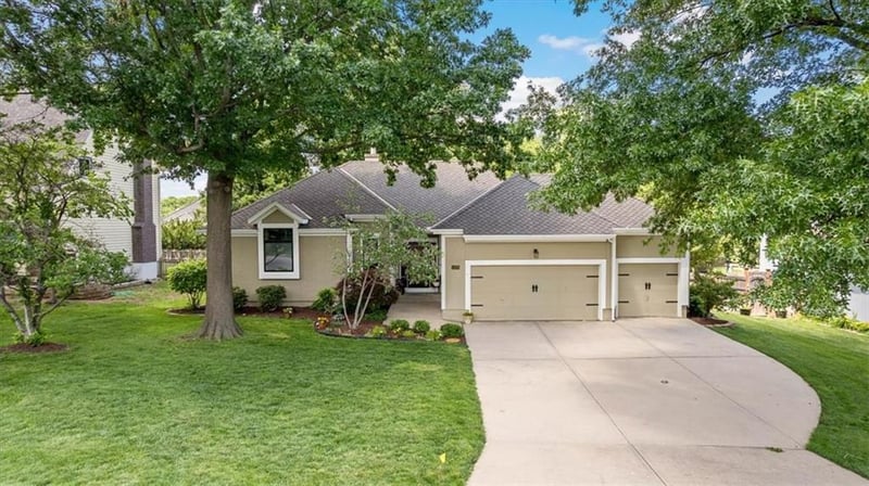 5408 W 153rd St, Leawood, KS 66224