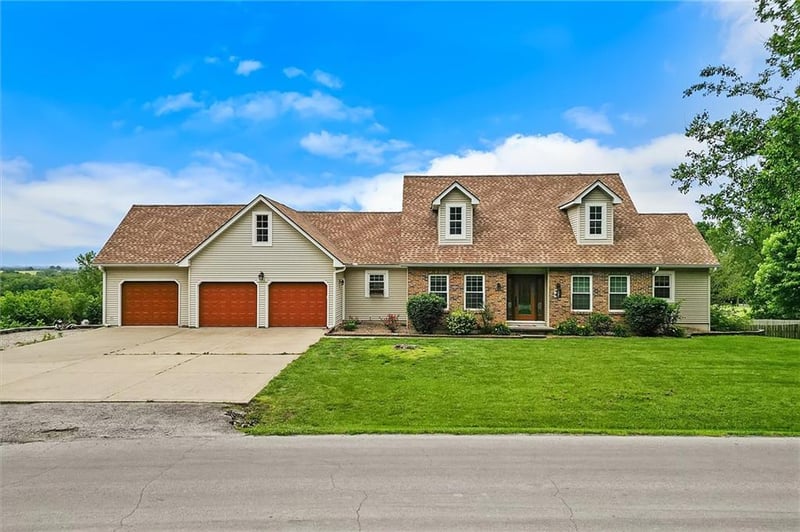 1201 N Garner St, Richmond, MO 64085