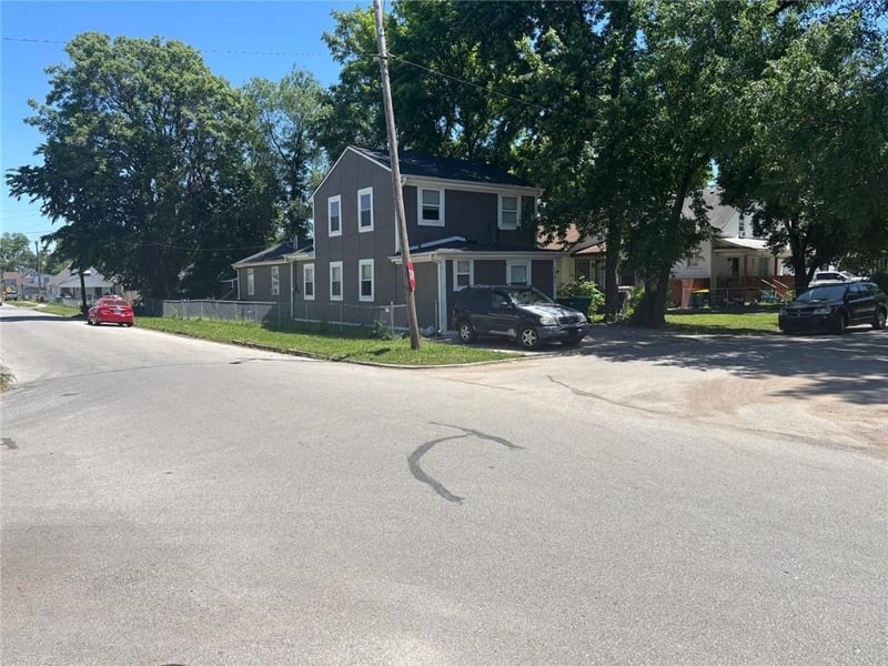 1301 37th St, Kansas City, KS 66106