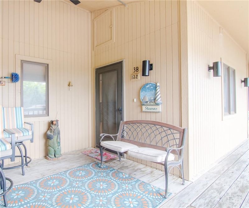 4 Sunrise Ridge Dr, Sunrise Beach, MO 65079