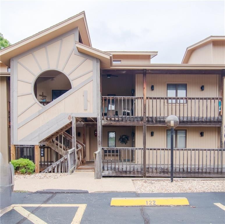 4 Sunrise Ridge Dr, Sunrise Beach, MO 65079