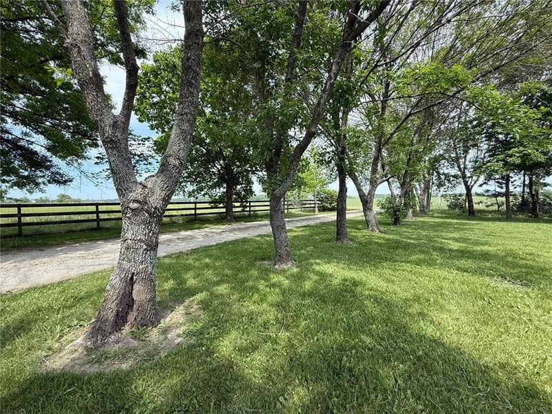 31700 Osawatomie Rd, Paola, KS 66071