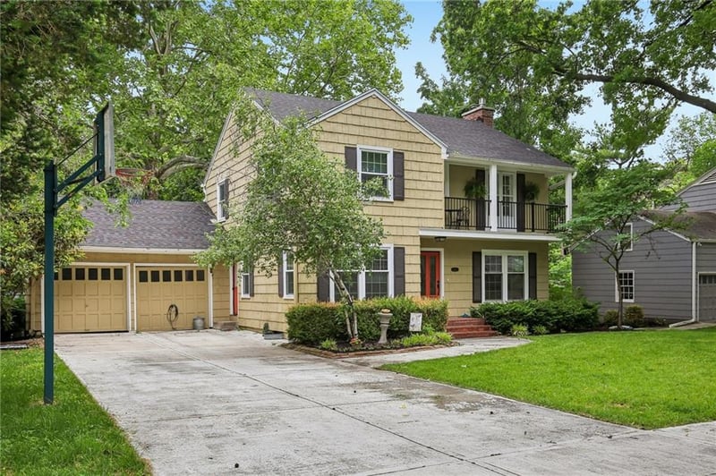 1210 Romany Rd, Kansas City, MO 64113