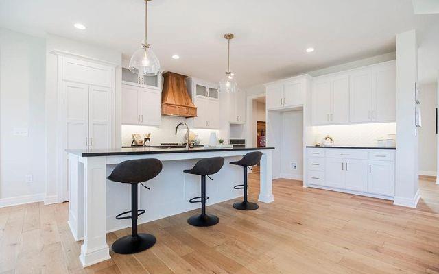 2813 102nd St, Kansas City, MO 64155