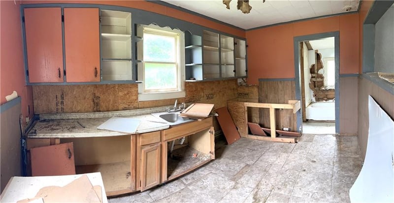 305 Walser Ave, Liberal, MO 64762