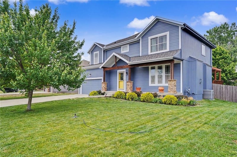 10208 Theden Cir, Lenexa, KS 66220