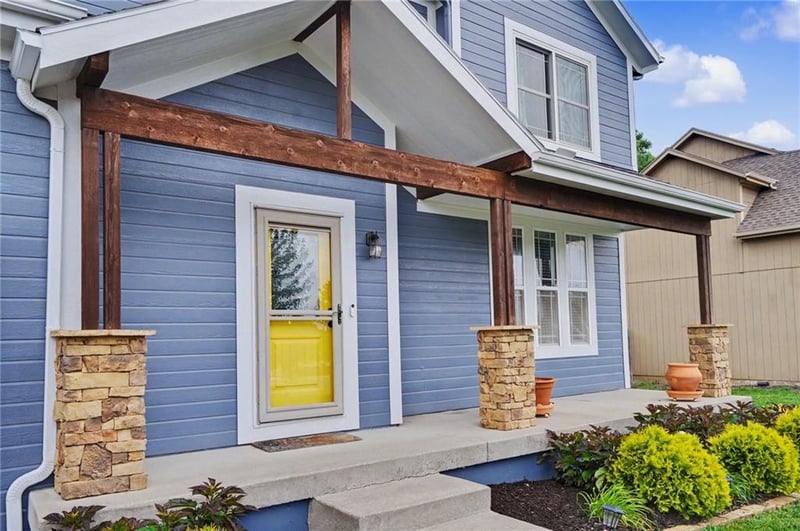 10208 Theden Cir, Lenexa, KS 66220