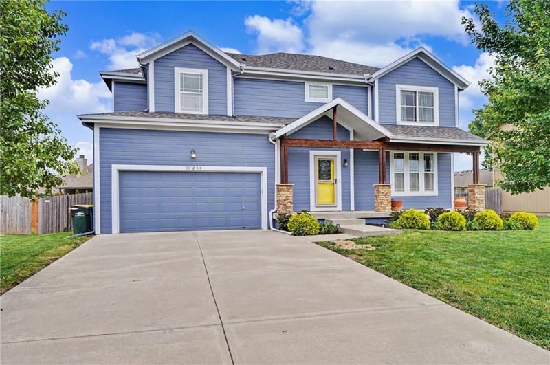 10208 Theden Cir, Lenexa, KS 66220
