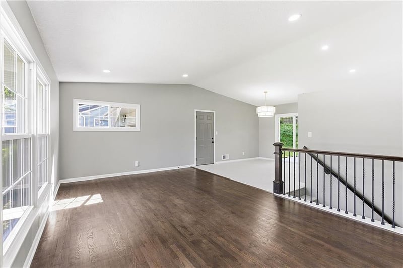 9939 Campbell St, Kansas City, MO 64131
