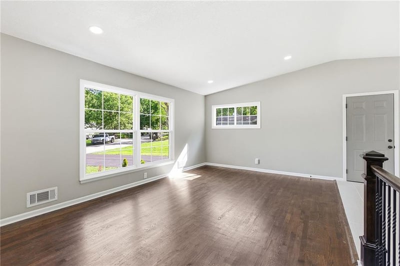 9939 Campbell St, Kansas City, MO 64131