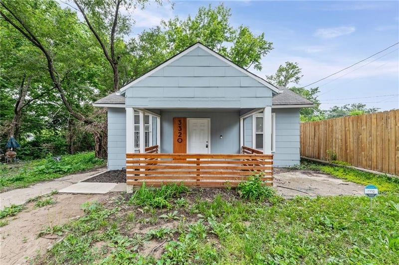 3320 Spruce Ave, Kansas City, MO 64128