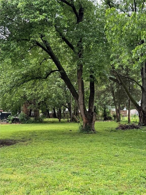 5326 Strang Dr, Mission, KS 66202