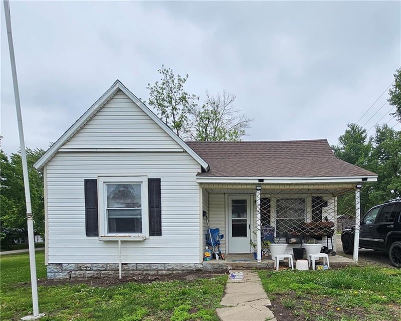 324 W 15th St, Horton, KS 66439