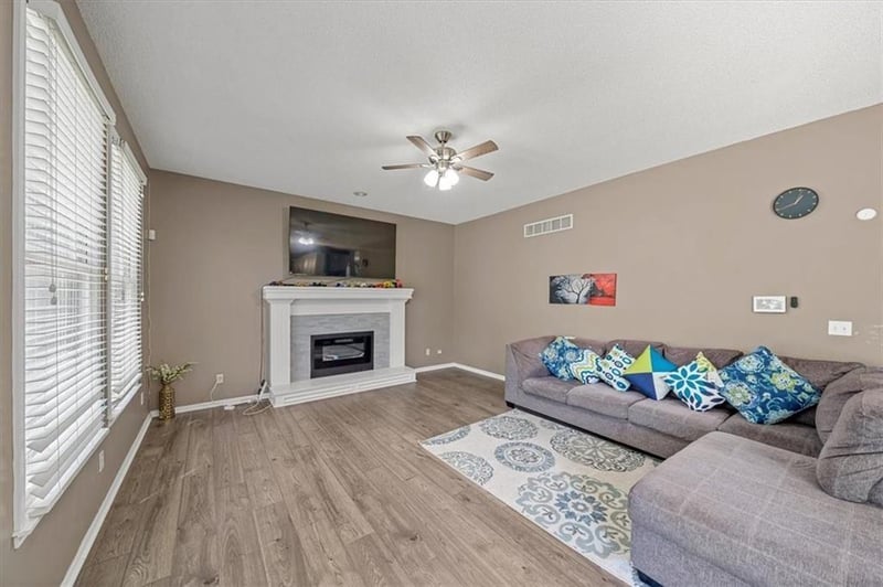 12890 Greenwood St, Olathe, KS 66062