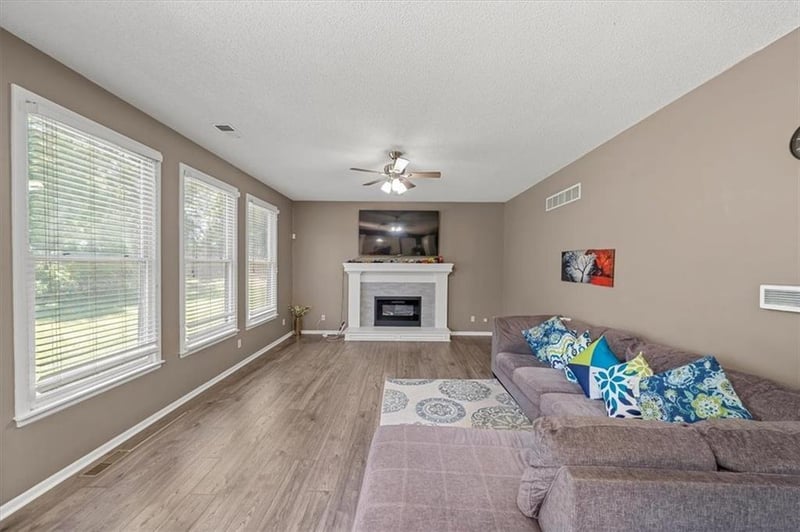 12890 Greenwood St, Olathe, KS 66062