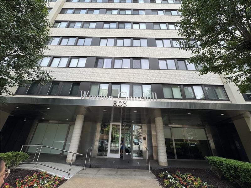 803 48th St #701, Kansas City, MO 64112