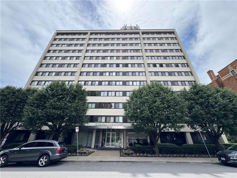 803 48th St #701, Kansas City, MO 64112