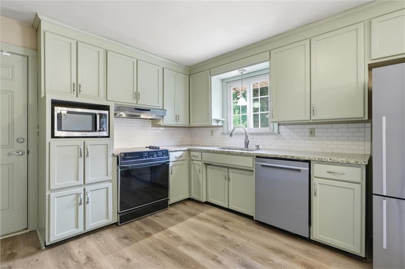 7101 Fulton Rd, Pleasant Valley, MO 64068