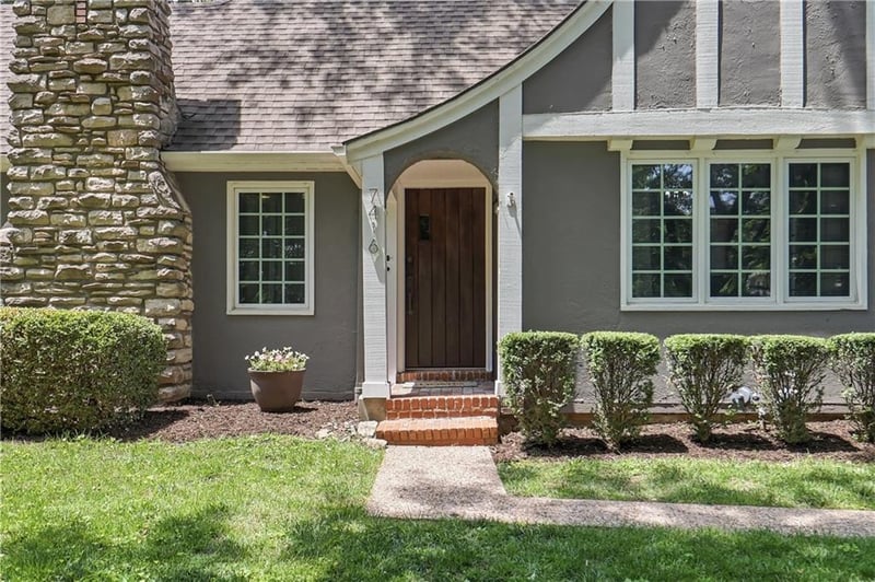 7416 Springfield St, Prairie Village, KS 66208
