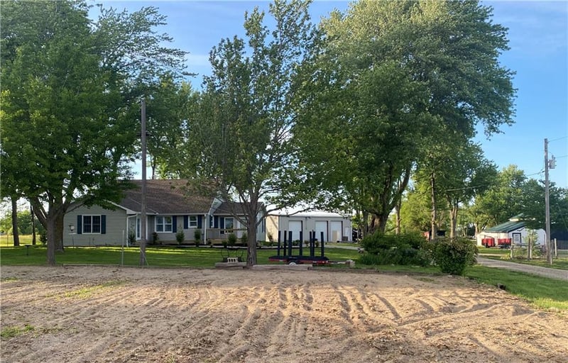 19322 Springdale Rd, Leavenworth, KS 66048