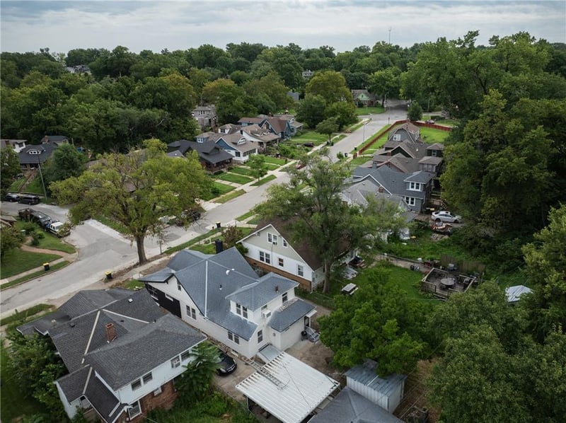 5142 Brookwood Ave, Kansas City, MO 64110