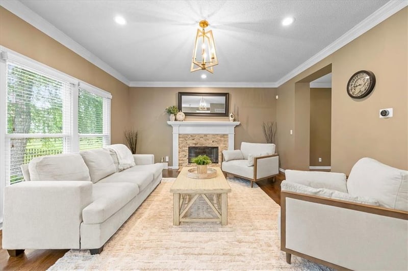 13802 Pembroke Ln, Leawood, KS 66224