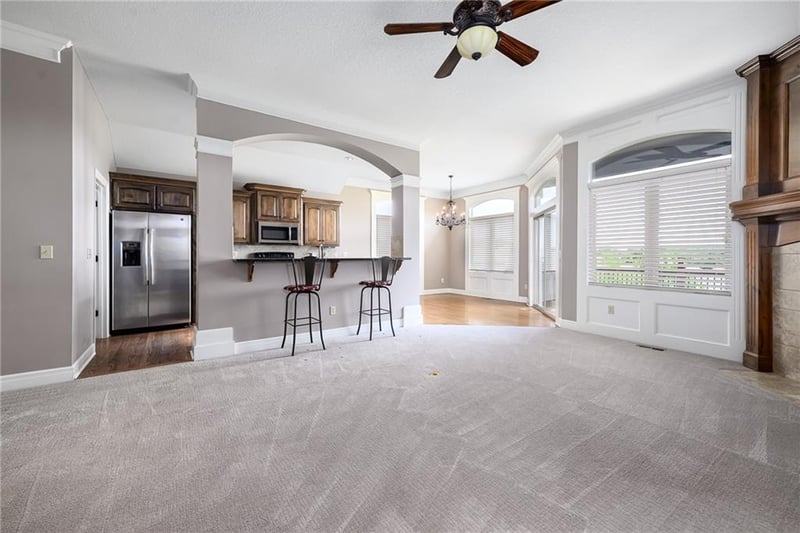 12449 Meadow Ln, Kansas City, KS 66109