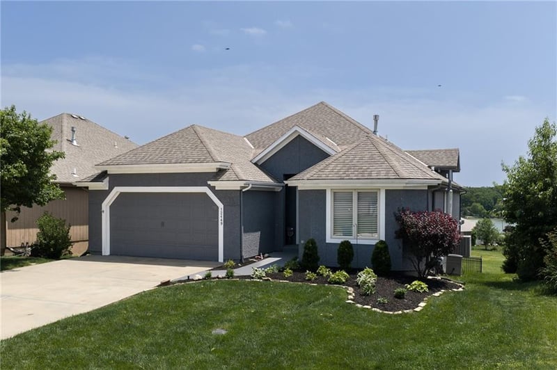 12449 Meadow Ln, Kansas City, KS 66109