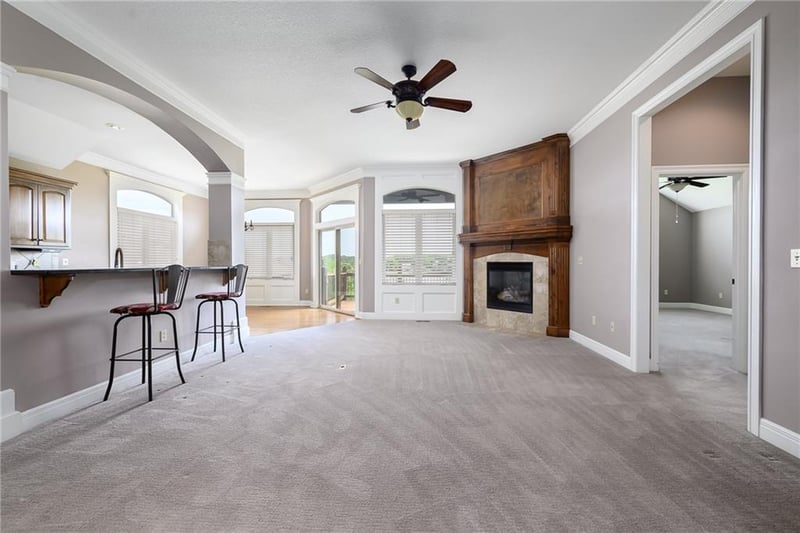 12449 Meadow Ln, Kansas City, KS 66109