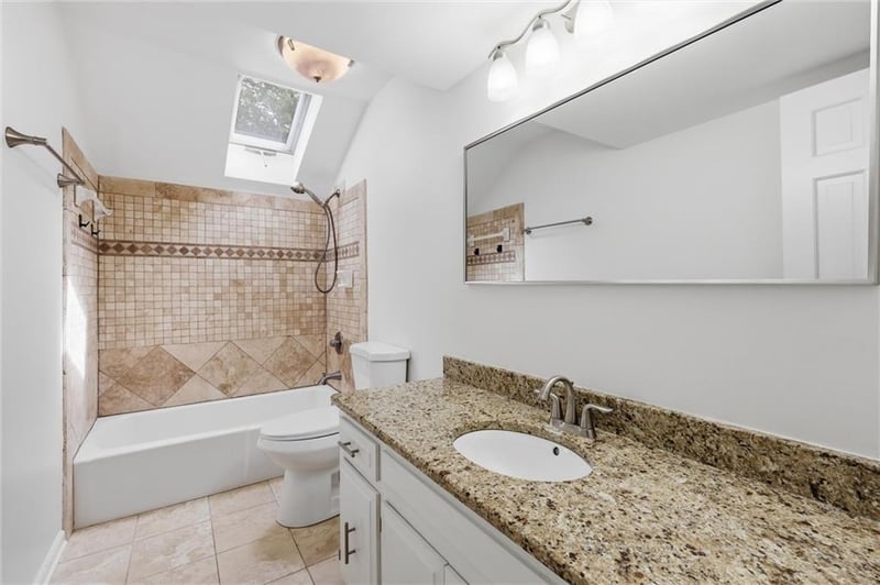 9606 Charlotte St, Kansas City, MO 64155