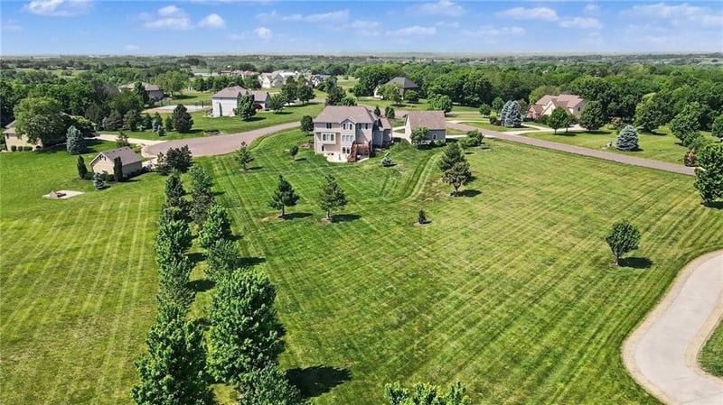 25162 176th St, Leavenworth, KS 66048